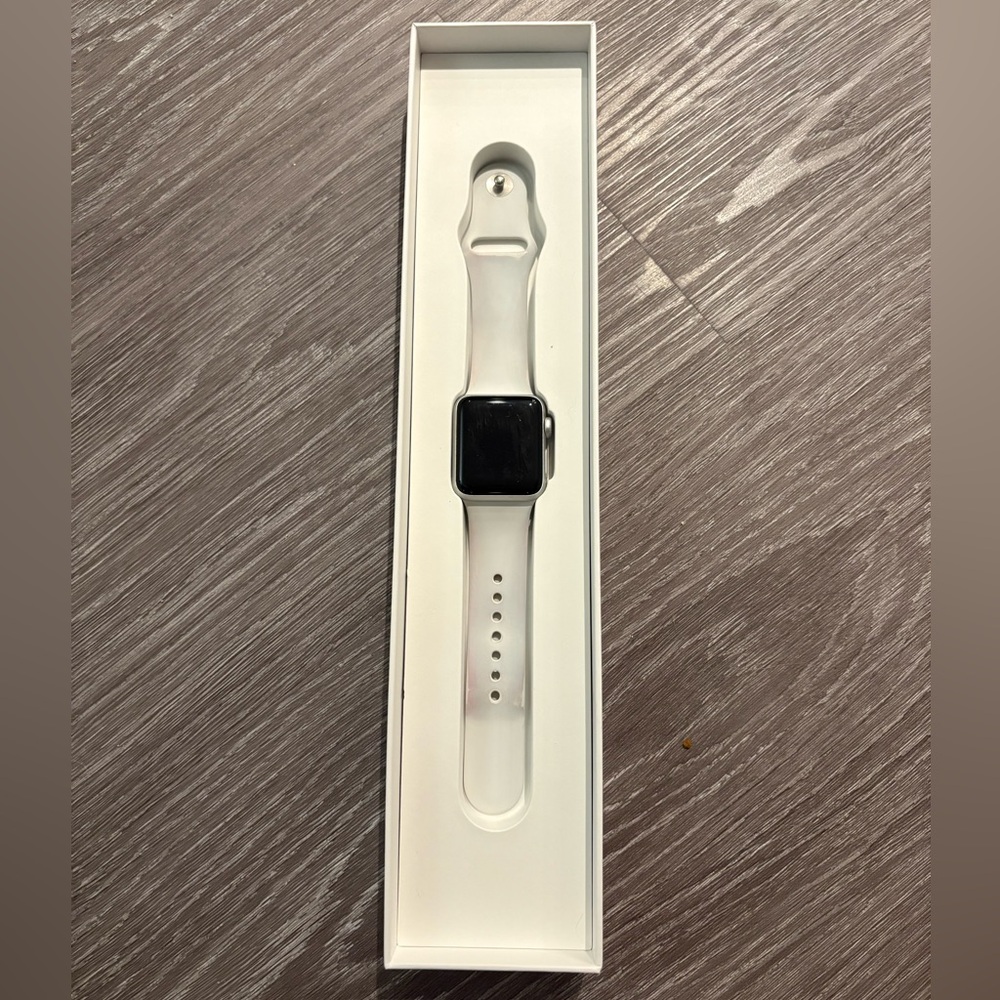Apple Watch Series 3 38mm silver aluminum, w/ never worn M/L original sport band